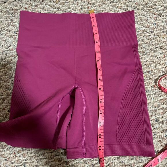 Lululemon Sculpt Short Ultra Violet- Size Small - Picture 8 of 9